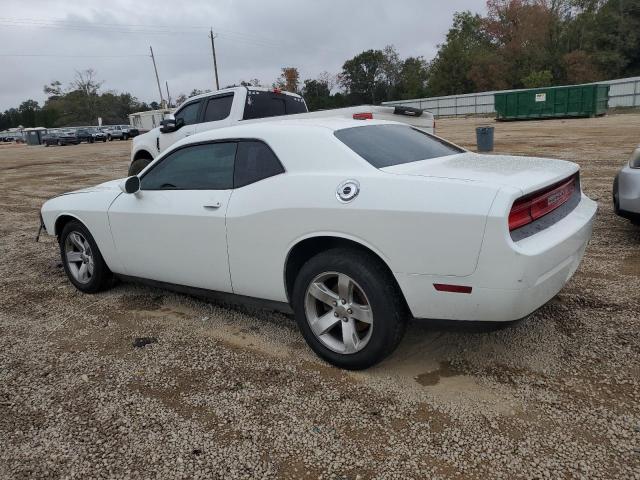 2B3CJ4DG0BH596641 - 2011 DODGE CHALLENGER WHITE photo 2