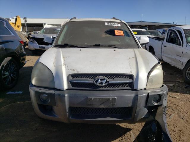 KM8JN72D56U336013 - 2006 HYUNDAI TUCSON GLS WHITE photo 5