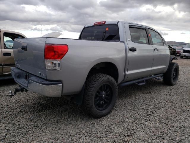 5TFDW5F14DX282184 - 2013 TOYOTA TUNDRA CREWMAX SR5 GRAY photo 3