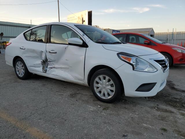 3N1CN7AP7JL801423 - 2018 NISSAN VERSA S WHITE photo 4