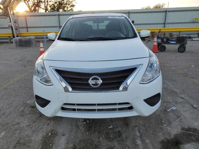 3N1CN7AP7JL801423 - 2018 NISSAN VERSA S WHITE photo 5