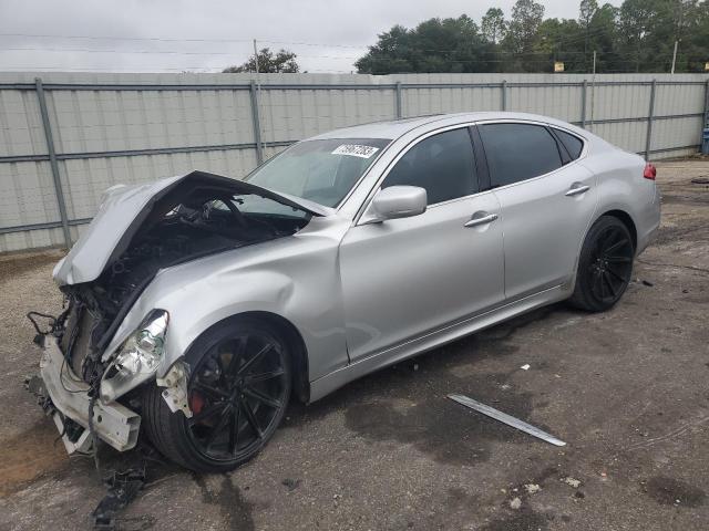 2012 INFINITI M56, 