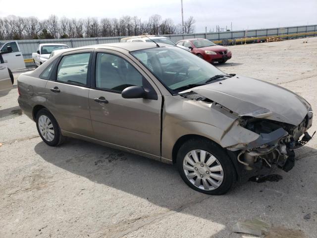 1FAFP34N05W159981 - 2005 FORD FOCUS ZX4 TAN photo 4