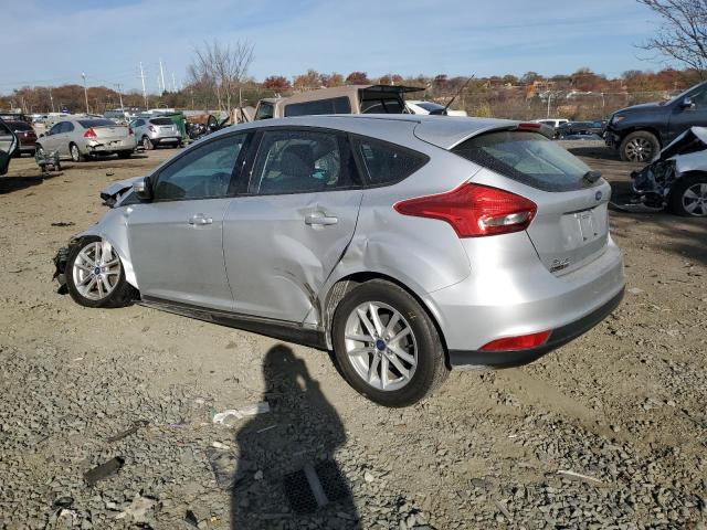 1FADP3K24GL226389 - 2016 FORD FOCUS SE SILVER photo 2