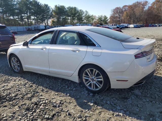 3LN6L2JK8FR619060 - 2015 LINCOLN MKZ WHITE photo 2