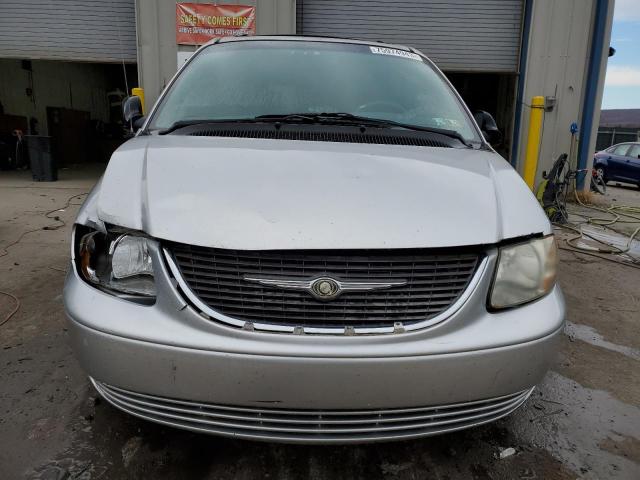 2C4GP44352R714012 - 2002 CHRYSLER TOWN & COU LX SILVER photo 5