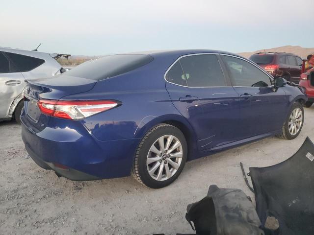 4T1B11HK6JU632525 - 2018 TOYOTA CAMRY L Көк фото 3