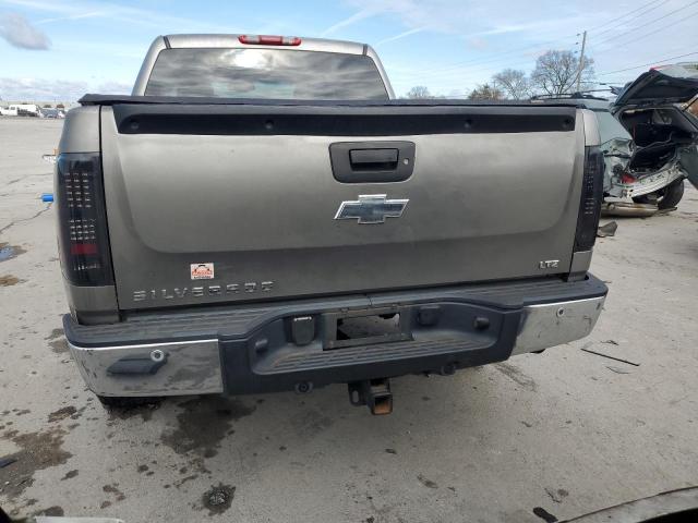 2GCEC13J971545538 - 2007 CHEVROLET SILVERADO C1500 CREW CAB SILVER photo 6