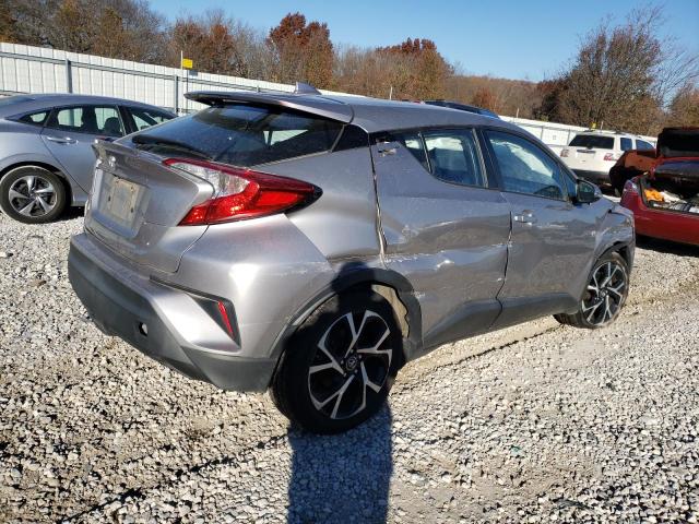 NMTKHMBXXJR053045 - 2018 TOYOTA C-HR XLE SILVER photo 3