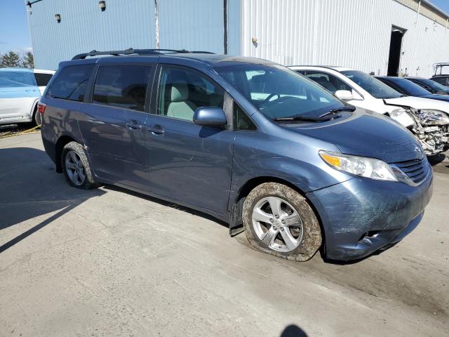 5TDKZ3DC8HS883939 - 2017 TOYOTA SIENNA LE BLUE photo 4