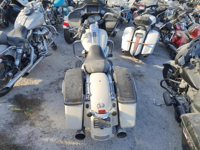 1HD1KHC11NB642058 - 2022 HARLEY-DAVIDSON FLTRX 奶油色 照片 4