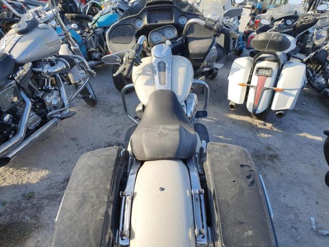 1HD1KHC11NB642058 - 2022 HARLEY-DAVIDSON FLTRX 奶油色 照片 6