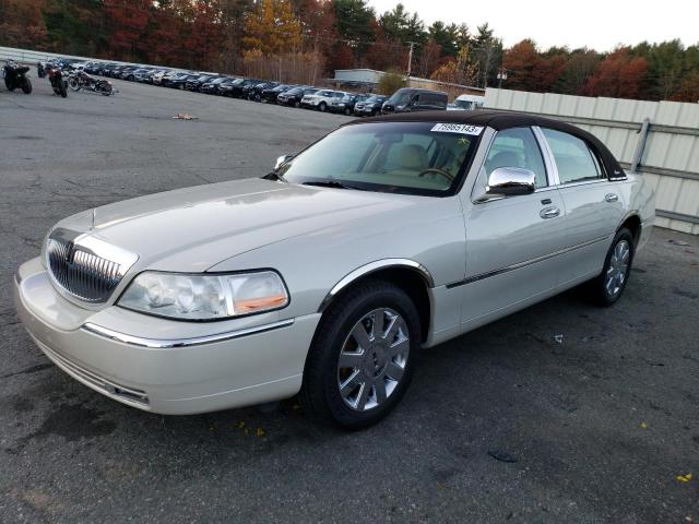 1LNHM83V17Y609845 - 2007 LINCOLN TOWN CAR DESIGNER WHITE photo 1