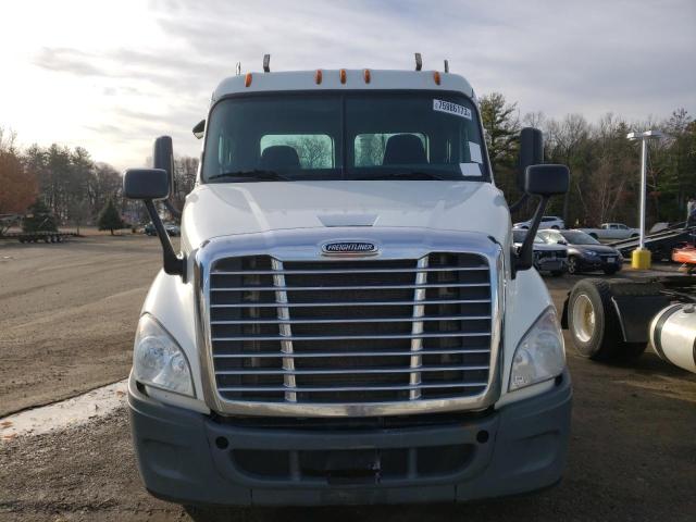 1FUBGAD46GLHD9915 - 2016 FREIGHTLINER CASCADIA 1 WHITE photo 5