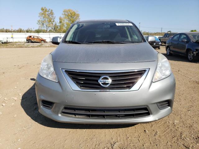 3N1CN7AP9DL866617 - 2013 NISSAN VERSA S SILVER photo 5