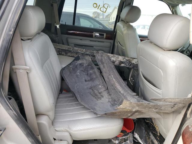 5LMFU28RX4LJ34783 - 2004 LINCOLN NAVIGATOR 银色 照片 11