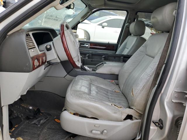 5LMFU28RX4LJ34783 - 2004 LINCOLN NAVIGATOR 银色 照片 7