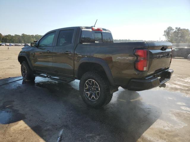 1GCPTFEK1P1266599 - 2023 CHEVROLET COLORADO ZR2 GREEN photo 2