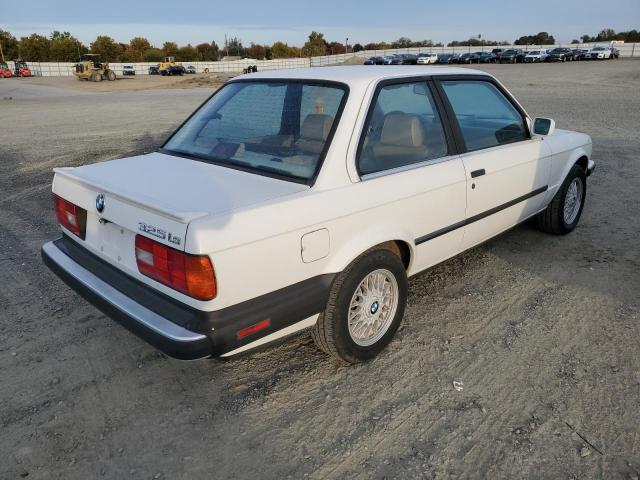 WBAAA130XJ4142009 - 1988 BMW 325 IS WHITE photo 3