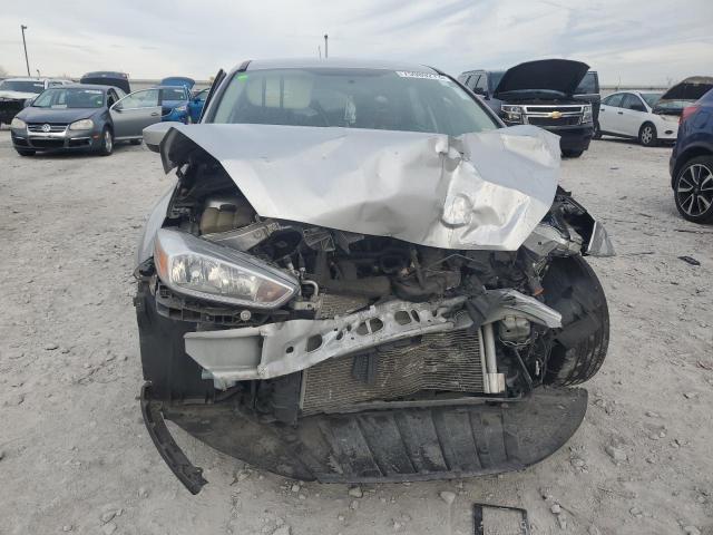 1FADP3K24JL218249 - 2018 FORD FOCUS SE SILVER photo 5