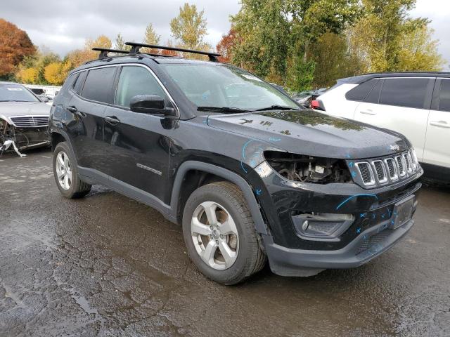 3C4NJDBB5JT139134 - 2018 JEEP COMPASS LATITUDE BLACK photo 4