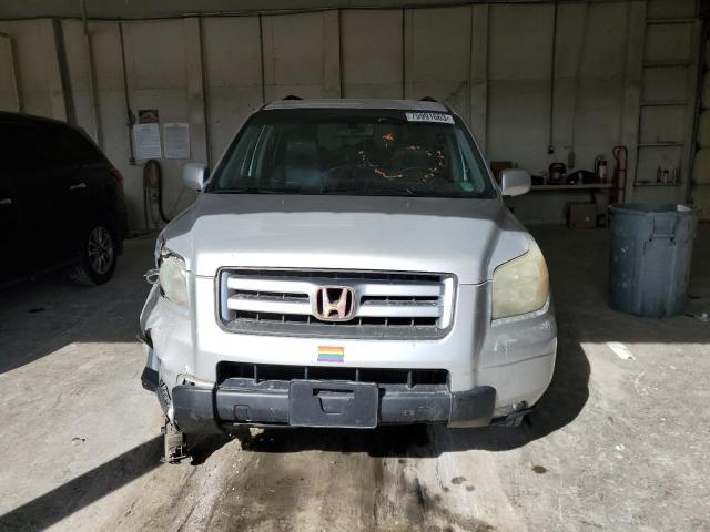 5FNYF28516B031314 - 2006 HONDA PILOT EX SILVER photo 5