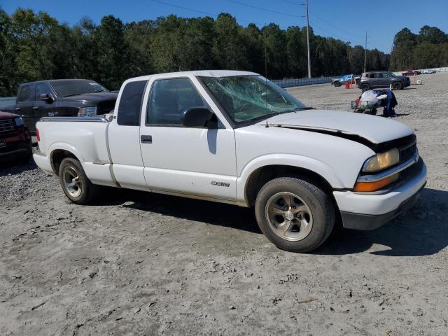 1GCCS19W728261120 - 2002 CHEVROLET S TRUCK S10 WHITE photo 4