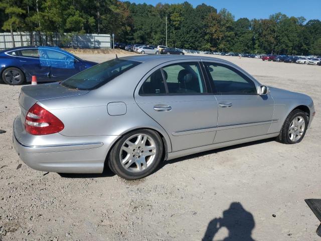 WDBUF65J63A133251 - 2003 MERCEDES-BENZ E 320 SILVER photo 3