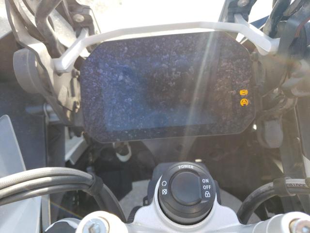 WB10A1201JZ953245 - 2018 BMW R1200 GS ADVENTURE WHITE photo 8