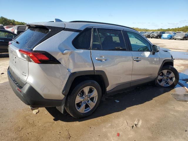 4T3RWRFV3NU066977 - 2022 TOYOTA RAV4 XLE SILVER photo 3