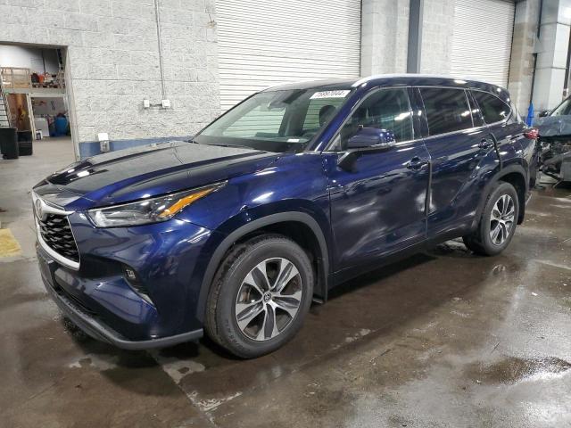 5TDGZRBH4NS586282 - 2022 TOYOTA HIGHLANDER XLE BLUE photo 1