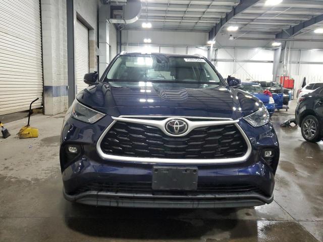 5TDGZRBH4NS586282 - 2022 TOYOTA HIGHLANDER XLE BLUE photo 5