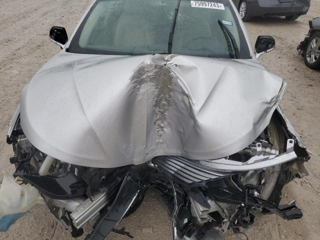 3LN6L2G92GR623174 - 2016 LINCOLN MKZ SILVER photo 10