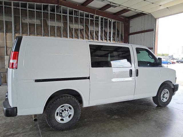 1GCWGAFP3K1372199 - 2019 CHEVROLET EXPRESS G2 WHITE photo 3