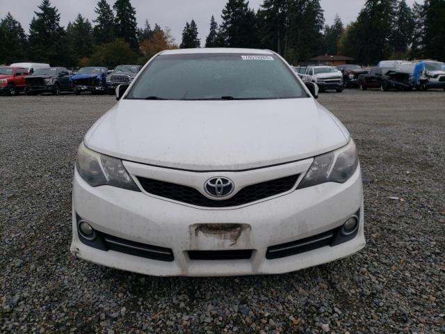 4T1BF1FK9EU460985 - 2014 TOYOTA CAMRY L WHITE photo 5