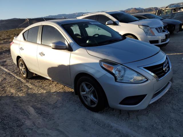 3N1CN7AP7JL883153 - 2018 NISSAN VERSA S SILVER photo 4