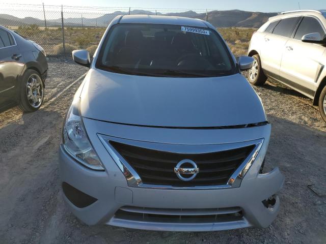 3N1CN7AP7JL883153 - 2018 NISSAN VERSA S SILVER photo 5