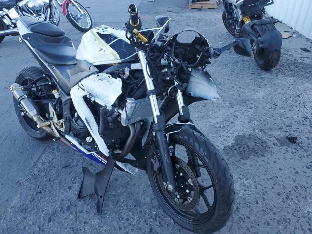 MH3RH15Y4HK003019 - 2017 YAMAHA YZFR3 A WHITE photo 9