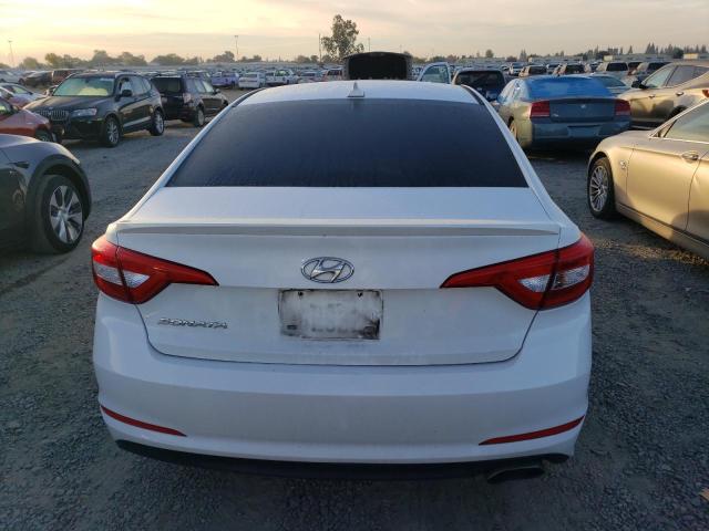 5NPE24AF8FH172184 - 2015 HYUNDAI SONATA SE WHITE photo 6