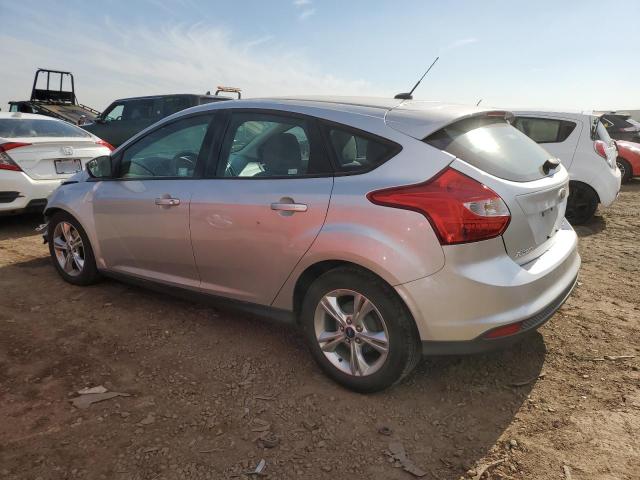 1FADP3K28EL260820 - 2014 FORD FOCUS SE SILVER photo 2