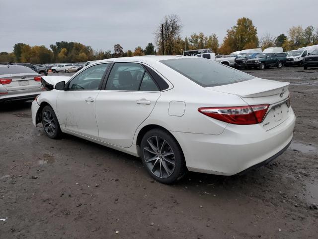 4T1BF1FK5HU369510 - 2017 TOYOTA CAMRY LE WHITE photo 2