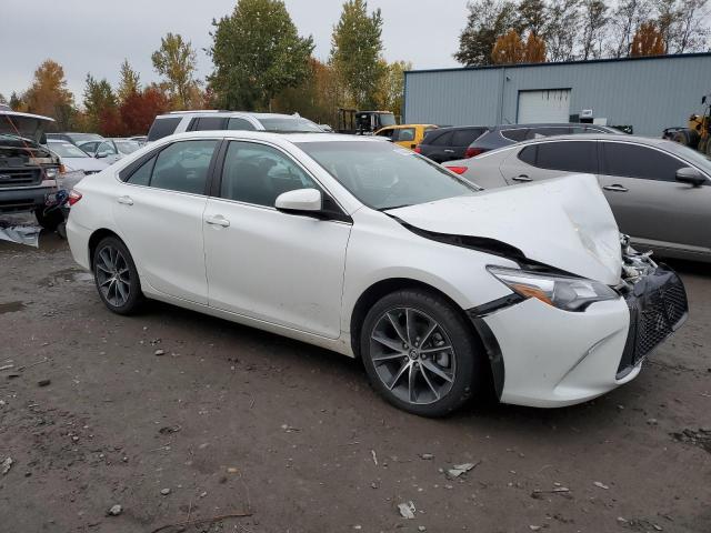 4T1BF1FK5HU369510 - 2017 TOYOTA CAMRY LE WHITE photo 4