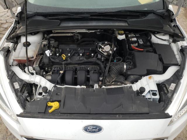 1FADP3K29JL331114 - 2018 FORD FOCUS SE WHITE photo 11