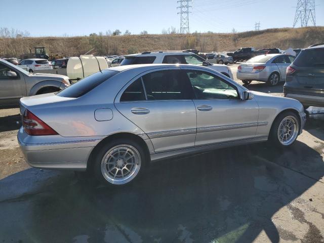 WDBRF84J45F592416 - 2005 MERCEDES-BENZ C 320 4MATIC SILVER photo 3