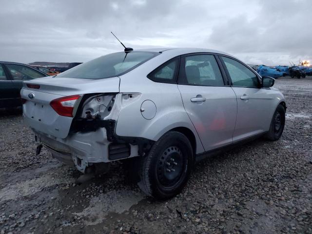 1FAHP3F27CL299147 - 2012 FORD FOCUS SE SILVER photo 3