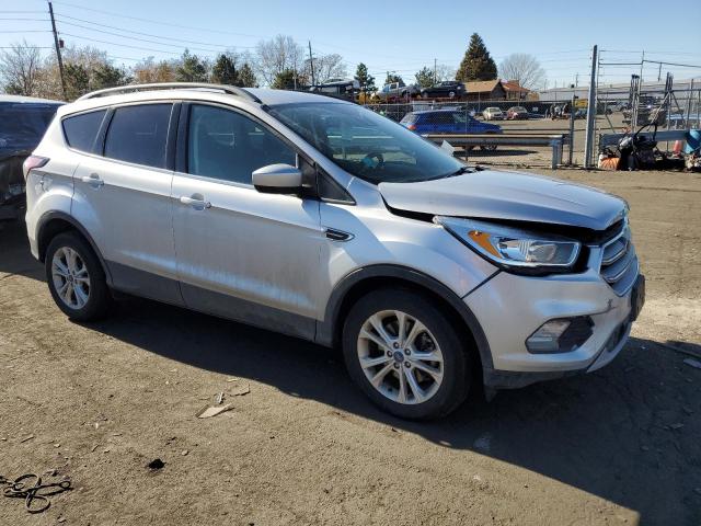 1FMCU9GD2JUD07738 - 2018 FORD ESCAPE SE SILVER photo 4