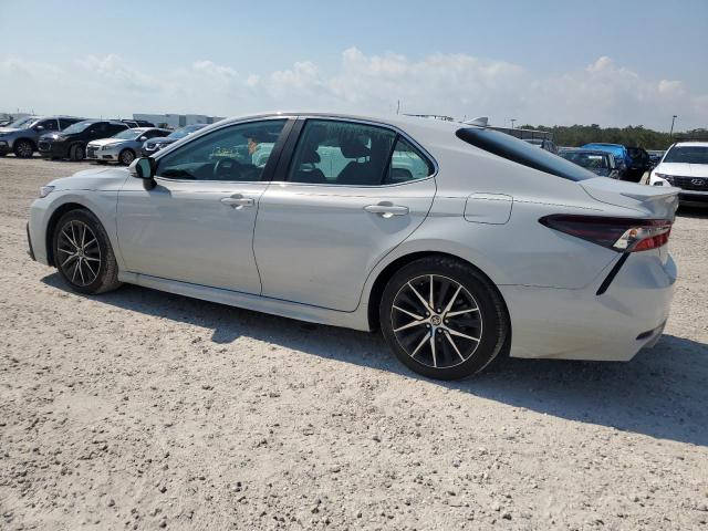 4T1G11AK1RU224008 - 2024 TOYOTA CAMRY SE NIGHT SHADE WHITE photo 2