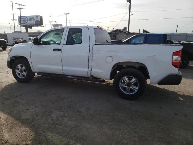 5TFRM5F1XGX105879 - 2016 TOYOTA TUNDRA DOUBLE CAB SR/SR5 WHITE photo 2