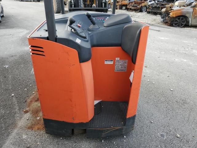 1A387101 - 2012 CLARK FORKLIFT FORKLIFT RED photo 6