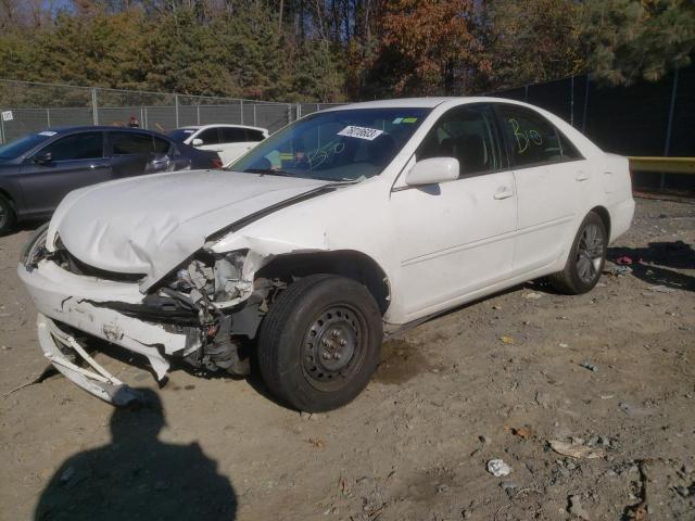 4T1BE32K15U429914 - 2005 TOYOTA CAMRY LE WHITE photo 1